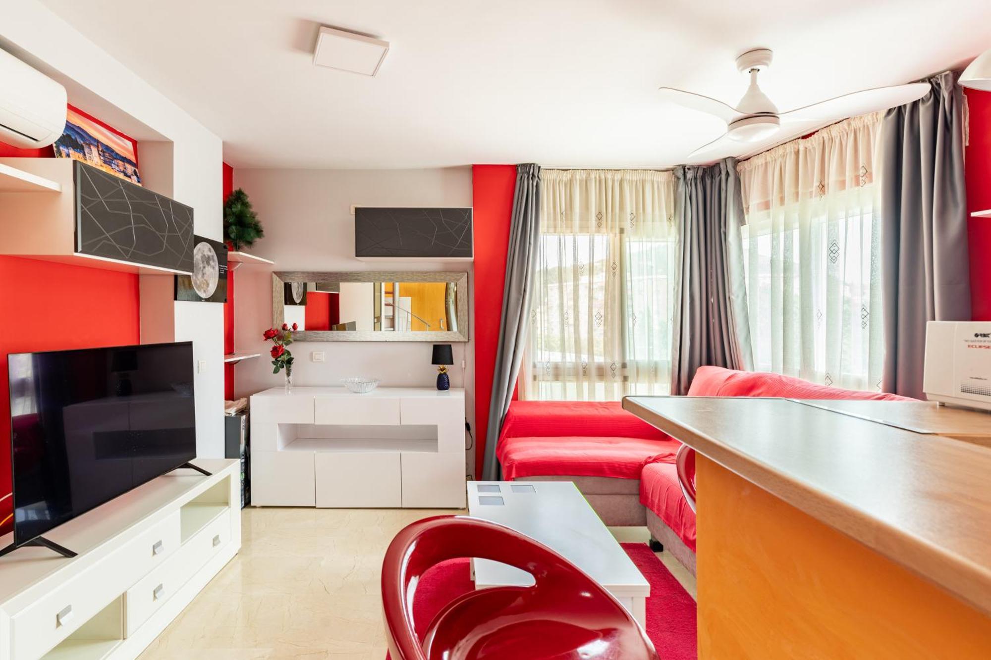 Sunburn, Aqui Hay Quien Viva Apartamento Málaga
